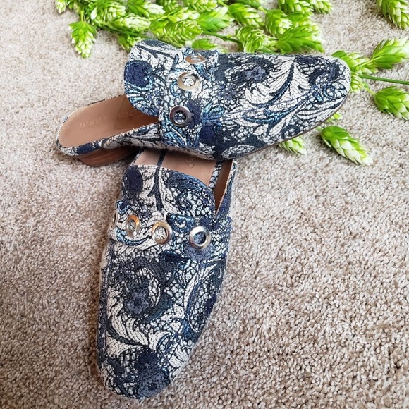 Bernardo Boho Blue Floral JEN Mule Size 6.5 - Picture 2 of 10